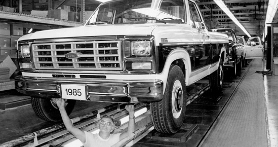 Chaines de montage de voitures anciennes. Article_lg_1985-Twin-Cities-F-Series-assembly_549x290