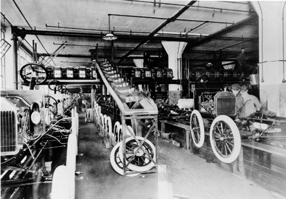 1914 Ford Highland Park Assembly Line