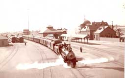 Image of: Train Ready for Departure from Railroad Station, Los Angeles, California