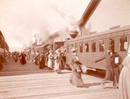 Image of: Taking Trains, White Mountains