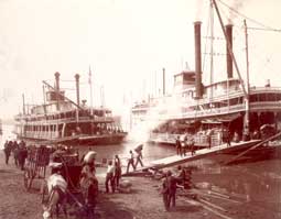 Image of: Steamboats Along Mississippi River Landing, Memphis, Tennessee