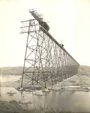 Image of: Erecting Lethbridge Iron Viaduct, Lethbridge, Alberta, Canada