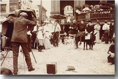 Image of: Photographer at the Beach; P.DPC.030947